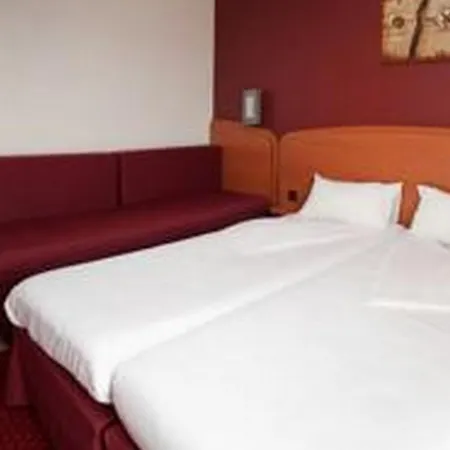 Sky Charles De Gaulle 3*