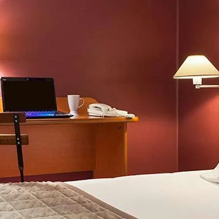 Sky Charles De Gaulle Hotel