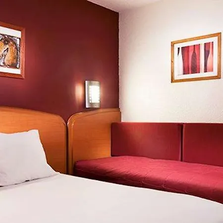 Отель Sky Charles De Gaulle 3*