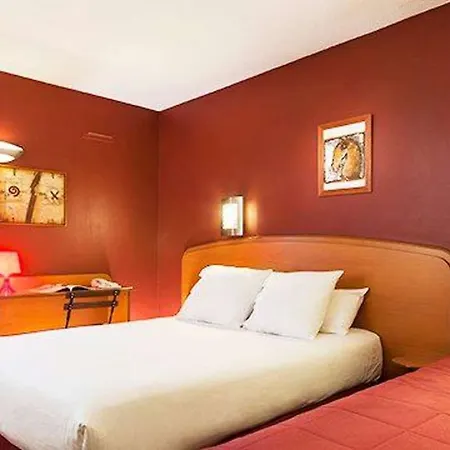 Sky Goussainville Charles De Gaulle 3*